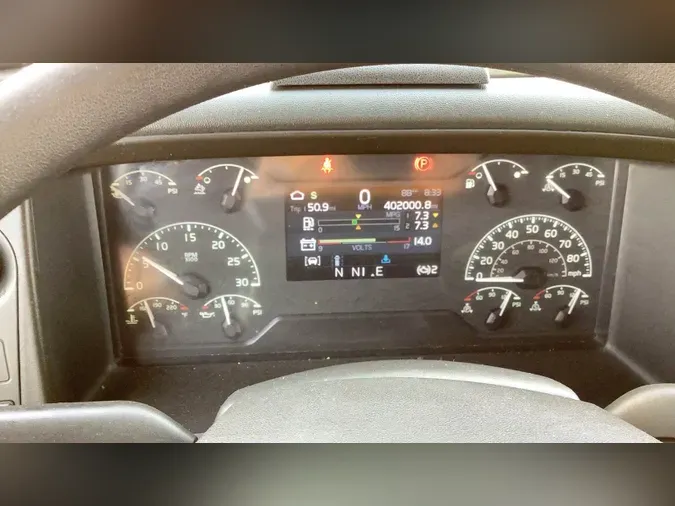 2022 Volvo VNL860