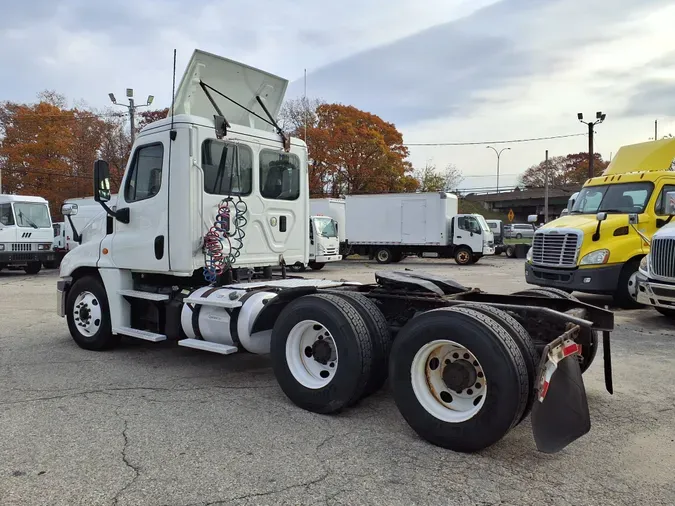 2016 FREIGHTLINER/MERCEDES CASCADIA 125