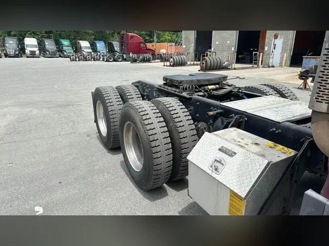 2020 Freightliner Cascadia 126