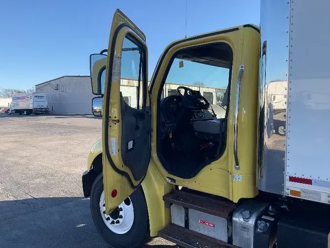 2016 Freightliner M2