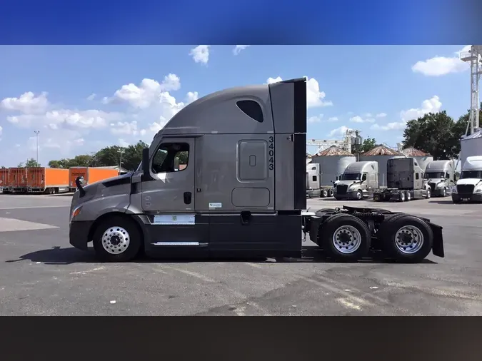 2025 Freightliner Cascadia 126