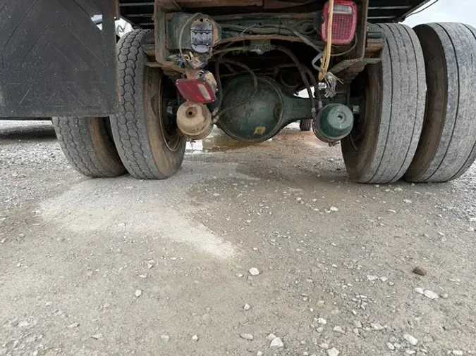 1996 FREIGHTLINER FL70