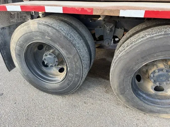2014 PETERBILT 348