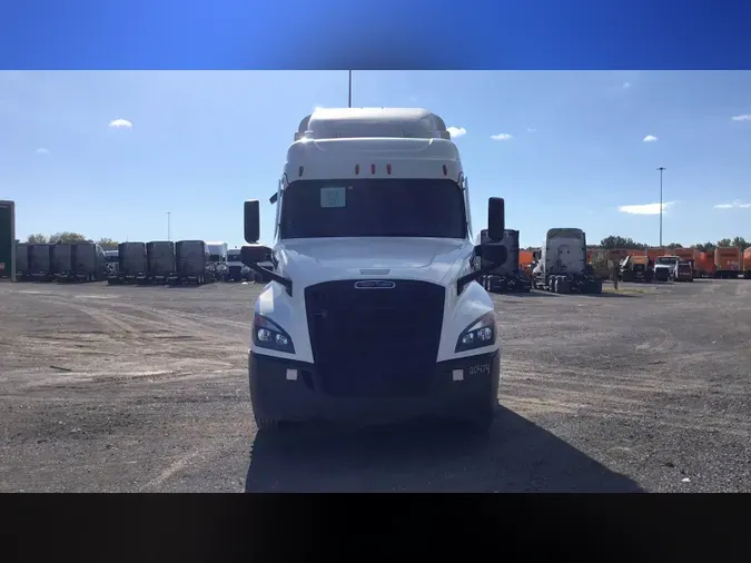 2021 Freightliner Cascadia 126