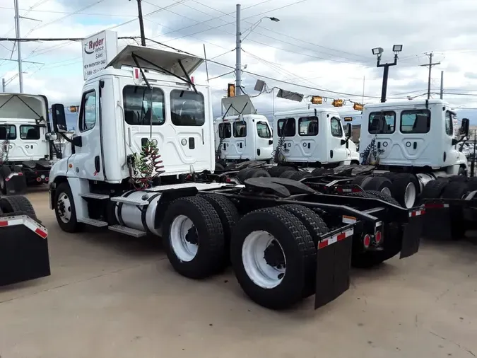 2016 FREIGHTLINER/MERCEDES CASCADIA 125