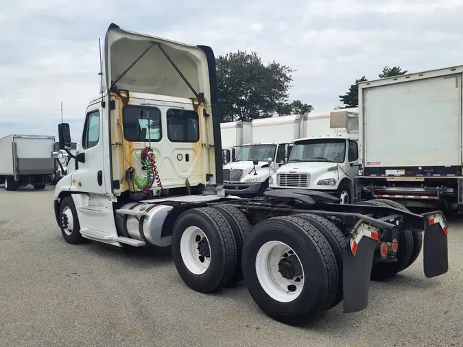 2019 FREIGHTLINER CASCADIA 125