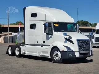 2020 VOLVO VNL64T760