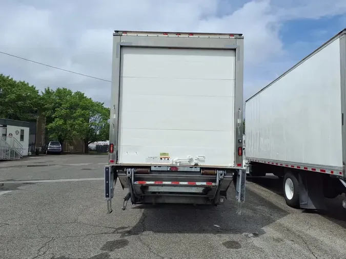 2018 FREIGHTLINER/MERCEDES M2 106