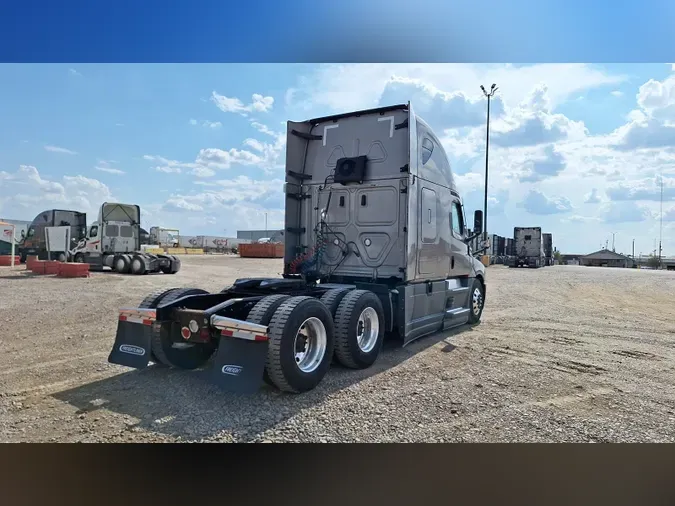 2022 Freightliner Cascadia 126
