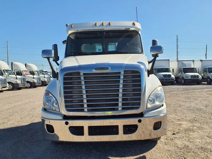 2016 FREIGHTLINER/MERCEDES CASCADIA 125