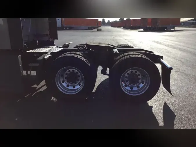 2025 Freightliner Cascadia 126