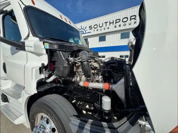 2023 Freightliner Cascadia 126