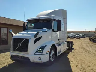 2019 VOLVO VNM64T