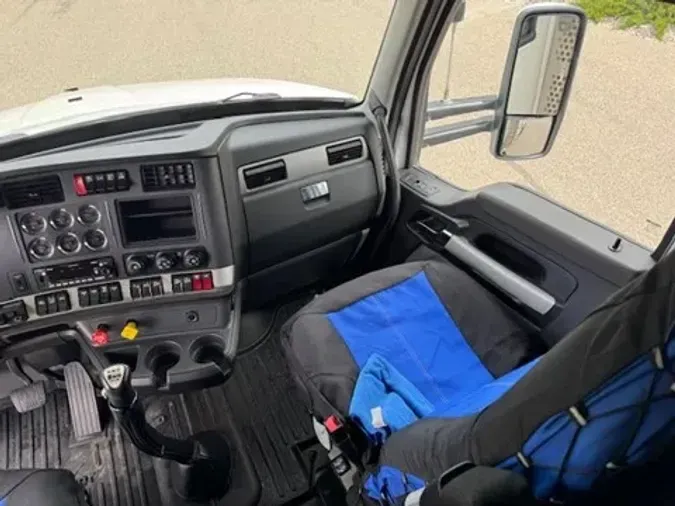 2022 Kenworth T880