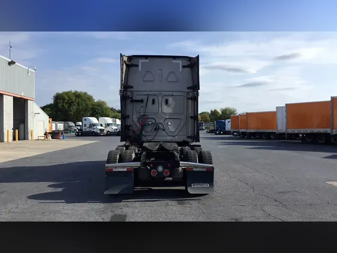 2024 Freightliner Cascadia 126