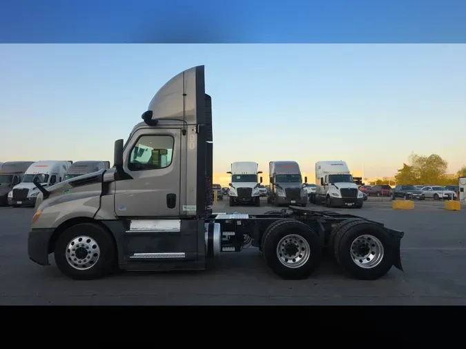 2020 Freightliner Cascadia 1266663d519e71076387dbaafad048887d6