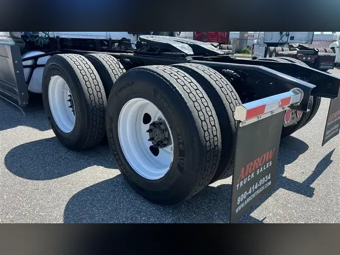 2021 FREIGHTLINER CA126