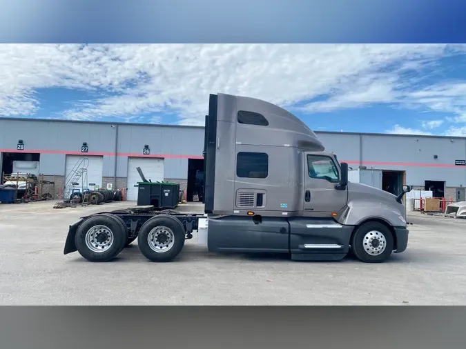 2022 International LT