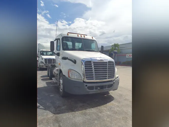 2016 FREIGHTLINER/MERCEDES CASCADIA 125