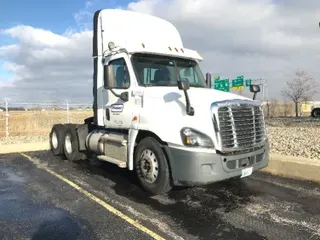 2016 FREIGHTLINER X12564ST