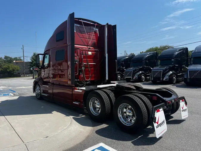 2022 Volvo VNL64T860