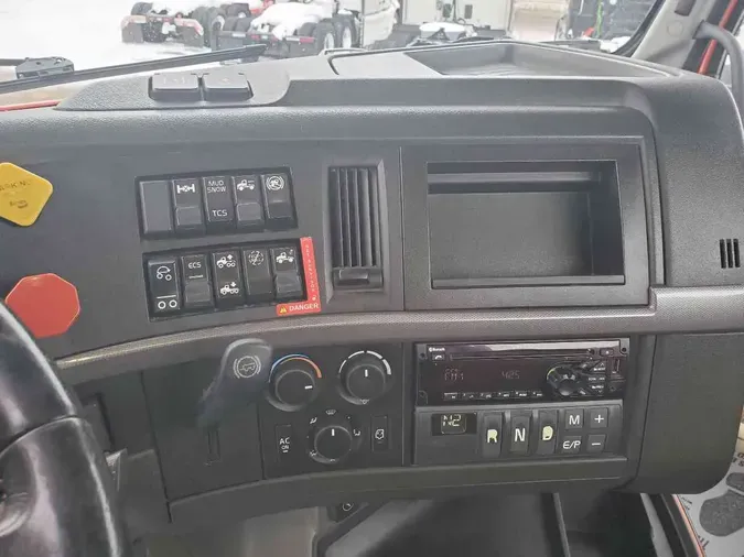 2020 VOLVO VNL62T300