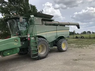 2016 John Deere S670