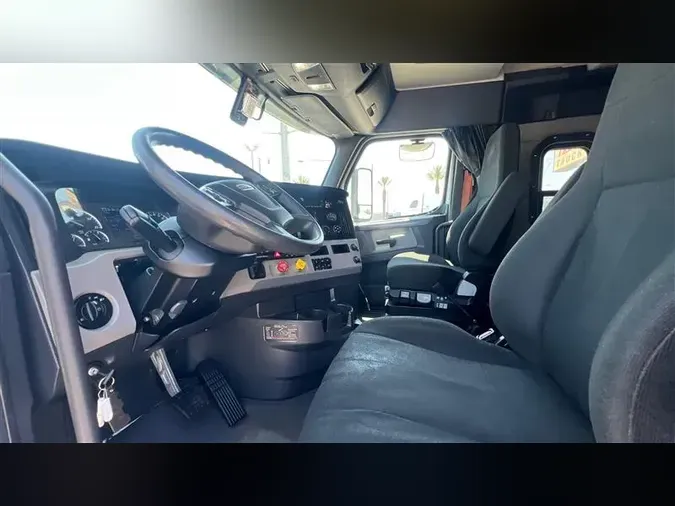 2020 FREIGHTLINER CA116