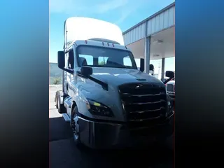 2019 FREIGHTLINER/MERCEDES NEW CASCADIA PX12664