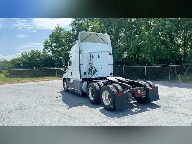 2020 Freightliner Cascadia 126