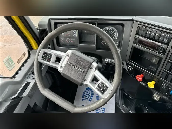 2023 MACK AN64T