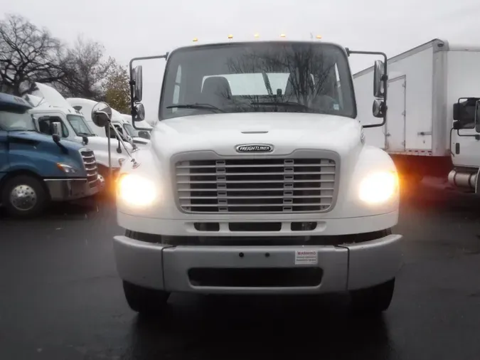 2016 FREIGHTLINER/MERCEDES M2 106