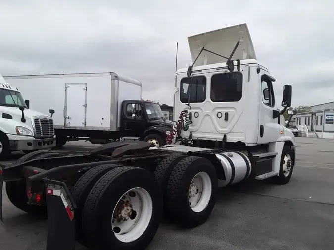 2019 FREIGHTLINER CASCADIA 125