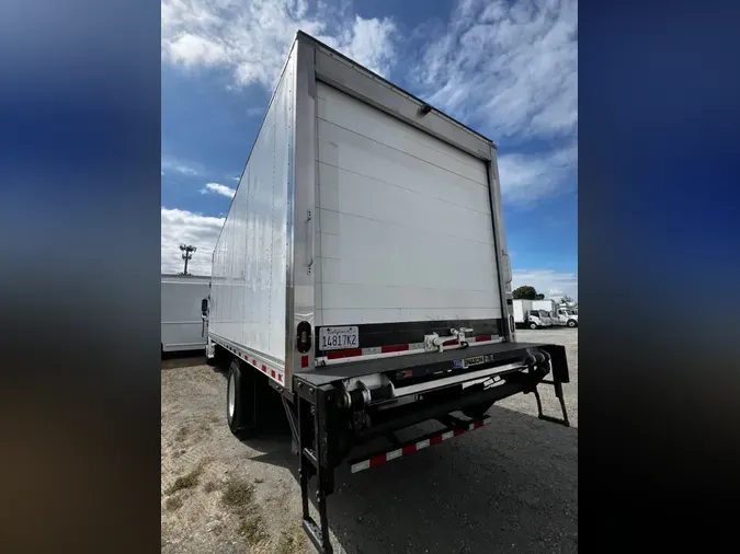 2018 FREIGHTLINER/MERCEDES M2 106
