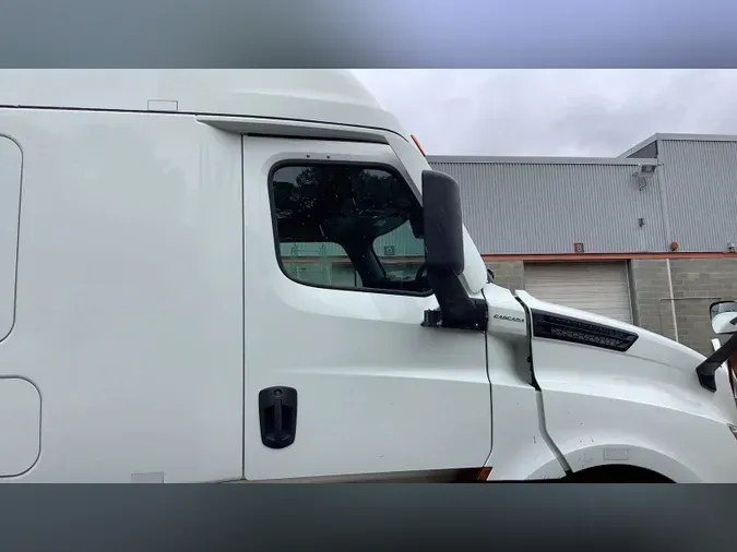 2021 Freightliner Cascadia 12666894a562755252c73a86ba0e634500f