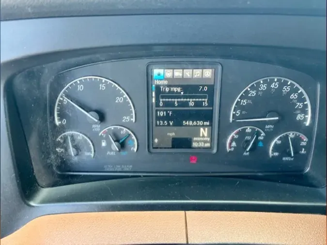 2019 Freightliner Cascadia 126