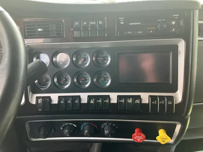 2021 Kenworth W900L