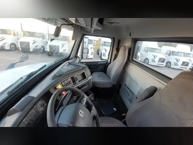 2019 Volvo VNL300