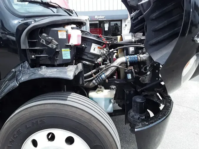 2018 FREIGHTLINER M2 106