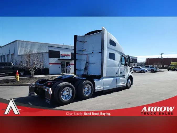 2023 VOLVO VNL760