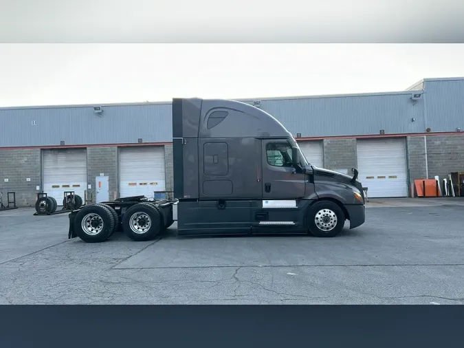 2023 Freightliner Cascadia 12666951018b9e691c327a638776adaa467