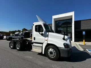 2017 Freightliner CASCADIA 125