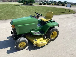 1998 John Deere 425