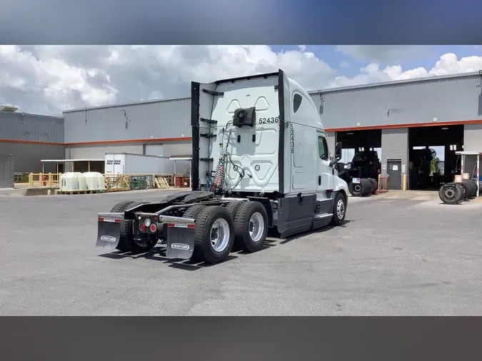2022 Freightliner Cascadia 126