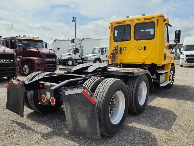 2018 FREIGHTLINER/MERCEDES CASCADIA 113