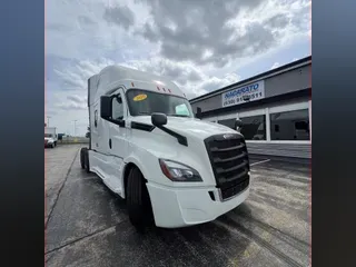 2020 Freightliner Cascadia 126