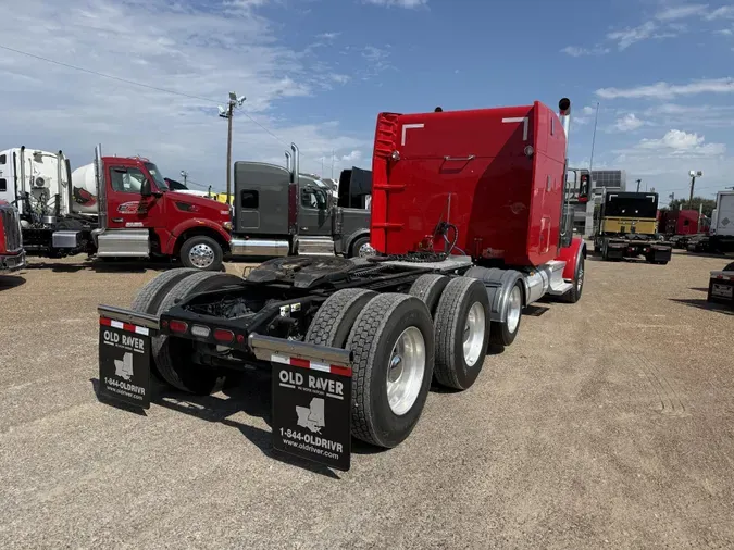 2024 Peterbilt 389669d3eb3c49d8699a9b4692e388f5fff