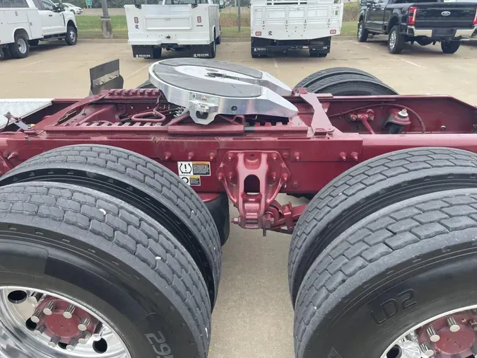 2023 Peterbilt 389