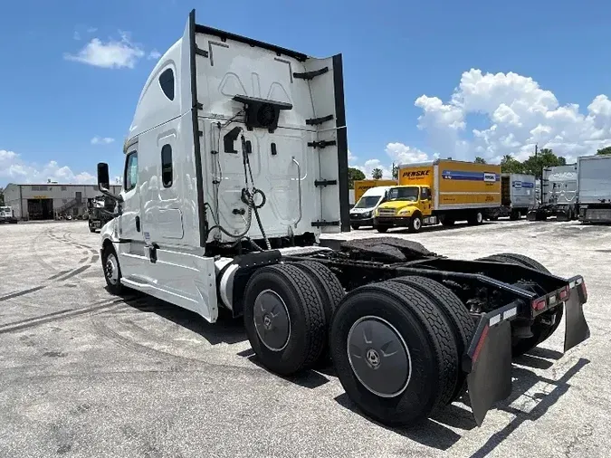 2020 Freightliner T12664ST