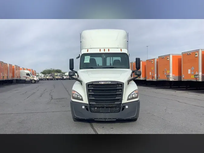 2020 Freightliner Cascadia 126